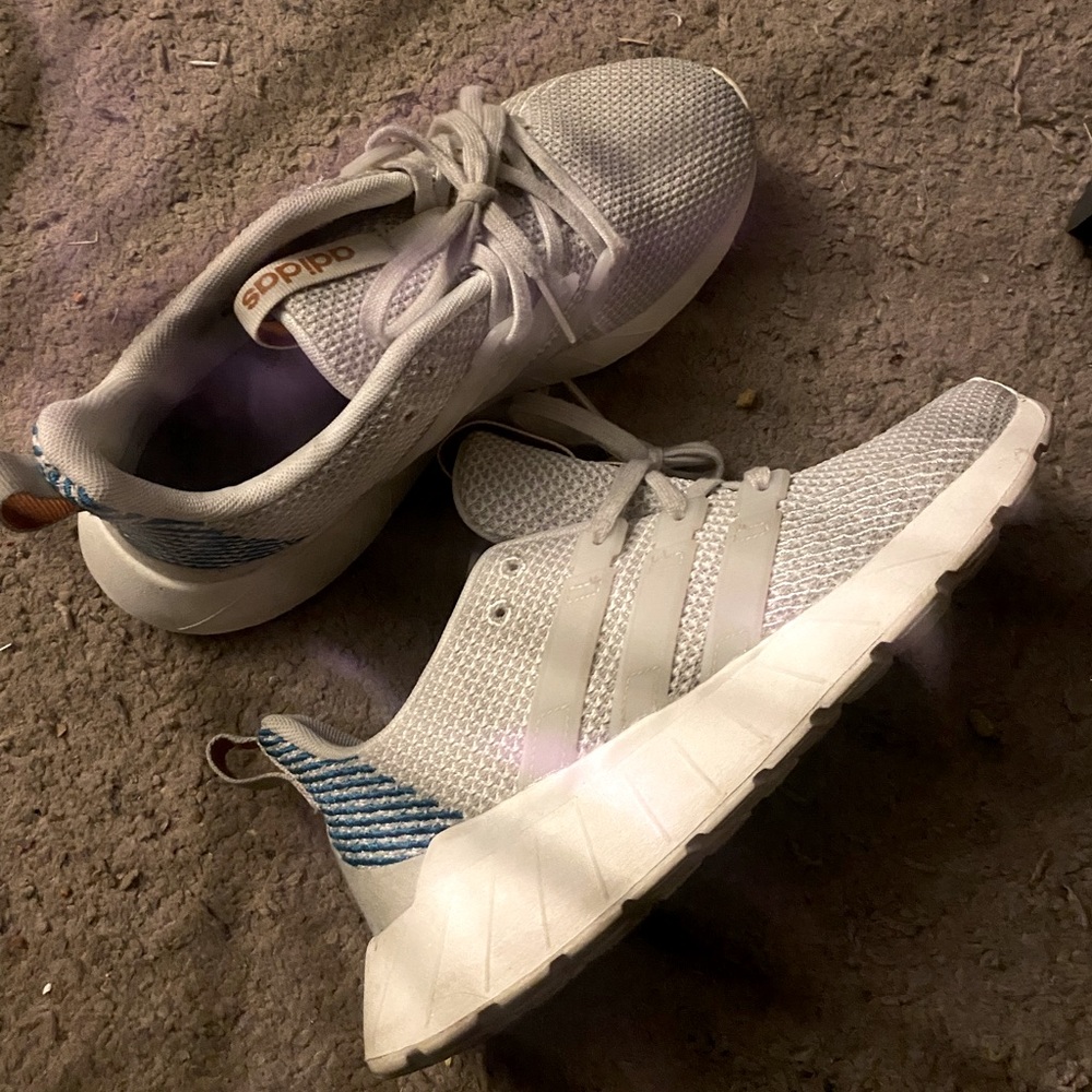 Like new adidas sneakers
